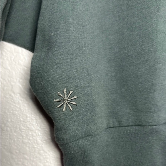 Athleta Green Crewneck Top L - Picture 3 of 6